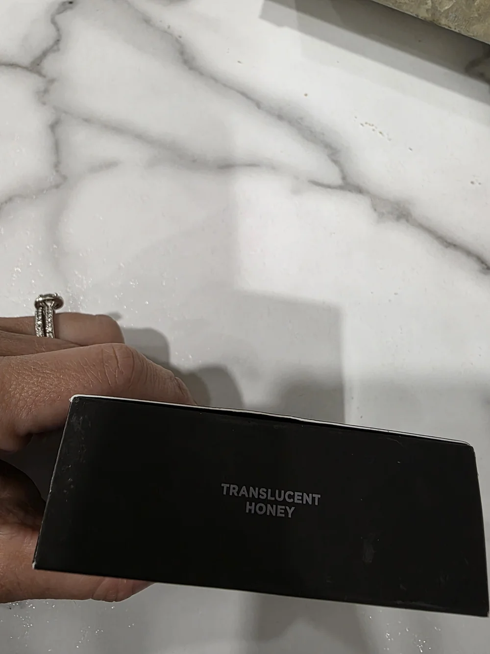 laura mercier- Translucent Honey Face Powder
